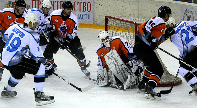 14 декабря 2011 года. Нижний Тагил. Регулярный чемпионат ВХЛ. "Спутник" — "Мечел" — 3:2 14 декабря 2011 года. Нижний Тагил. Регулярный чемпионат ВХЛ. "Спутник" — "Мечел" — 3:2