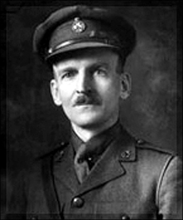 Полковник Гарри Трихи, 1915 год Полковник Гарри Трихи, 1915 год