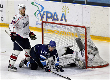 12 октября 2013 года. Воронеж. Регулярный чемпионат ВХЛ. "Буран" — "Кристалл" — 5:2 12 октября 2013 года. Воронеж. Регулярный чемпионат ВХЛ. "Буран" — "Кристалл" — 5:2