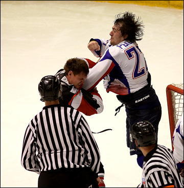 4 ноября 2012 года. Челябинск. Регулярный чемпионат ВХЛ. "Челмет" — "Кристалл" — 2:1 4 ноября 2012 года. Челябинск. Регулярный чемпионат ВХЛ. "Челмет" — "Кристалл" — 2:1