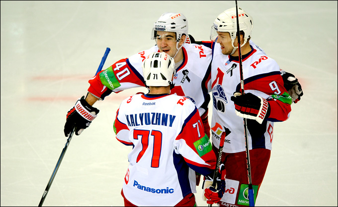 20 января 2013 года. Донецк. Регулярный чемпионат КХЛ. "Донбасс" — "Локомотив" — 3:4 20 января 2013 года. Донецк. Регулярный чемпионат КХЛ. "Донбасс" — "Локомотив" — 3:4