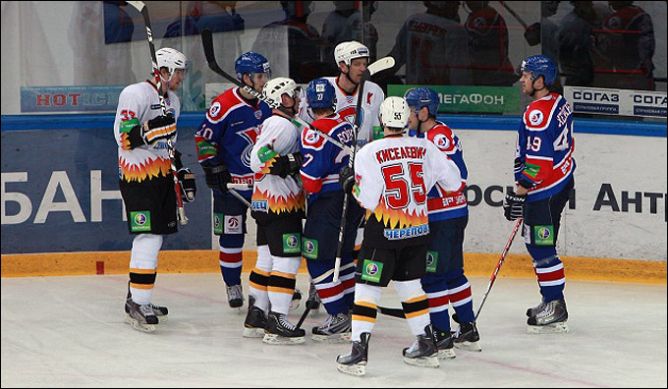 29 января 2011 года. Регулярный чемпионат КХЛ. Новосибирск. "Сибирь" - "Северсталь" - 2:4. 29 января 2011 года. Регулярный чемпионат КХЛ. Новосибирск. "Сибирь" - "Северсталь" - 2:4.
