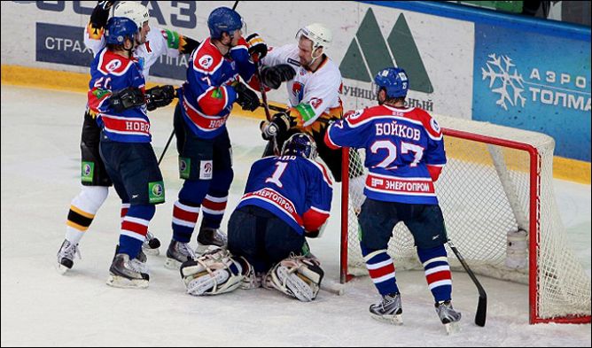 29 января 2011 года. Регулярный чемпионат КХЛ. Новосибирск. "Сибирь" - "Северсталь" - 2:4. 29 января 2011 года. Регулярный чемпионат КХЛ. Новосибирск. "Сибирь" - "Северсталь" - 2:4.
