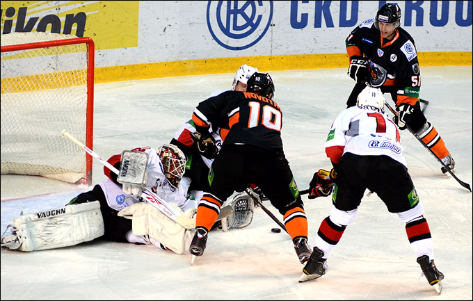 17 февраля 2012 года. Попрад. Регулярный чемпионат КХЛ. "Лев" — "Трактор" — 2:4 17 февраля 2012 года. Попрад. Регулярный чемпионат КХЛ. "Лев" — "Трактор" — 2:4