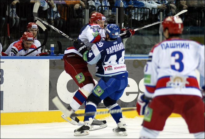 30 января 2011 года. Регулярный чемпионат КХЛ. Минск. "Динамо" Мн - ЦСКА - 2:3. 30 января 2011 года. Регулярный чемпионат КХЛ. Минск. "Динамо" Мн - ЦСКА - 2:3.