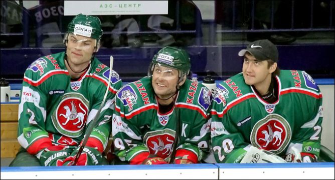 Алексей Морозов (в центре). Алексей Морозов (в центре).