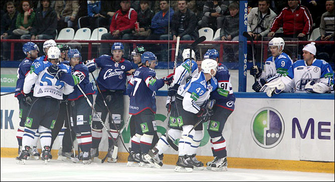 24 сентября 2011 года. Новосибирск. Регулярный чемпионат КХЛ. "Сибирь" — "Нефтехимик" — 1:4 24 сентября 2011 года. Новосибирск. Регулярный чемпионат КХЛ. "Сибирь" — "Нефтехимик" — 1:4