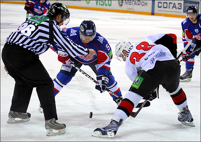 9 января 2012 года. Магнитогорск. Регулярный чемпионат КХЛ. "Металлург" (Магнитогорск) — "Трактор" — 2:0 9 января 2012 года. Магнитогорск. Регулярный чемпионат КХЛ. "Металлург" (Магнитогорск) — "Трактор" — 2:0