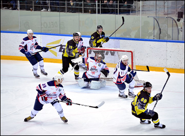 25 ноября 2013 года. Караганда. Регулярный чемпионат ВХЛ. "Сарыарка" — "Зауралье" — 2:1 (ОТ) 25 ноября 2013 года. Караганда. Регулярный чемпионат ВХЛ. "Сарыарка" — "Зауралье" — 2:1 (ОТ)