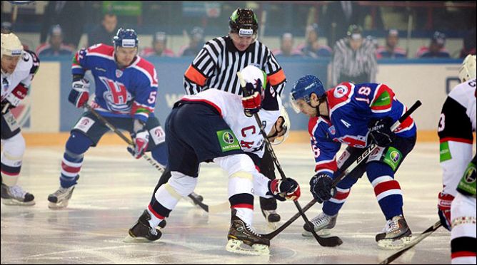 31 января 2011 года. Регулярный чемпионат КХЛ. Новосибирск. "Сибирь" - СКА - 1:2. 31 января 2011 года. Регулярный чемпионат КХЛ. Новосибирск. "Сибирь" - СКА - 1:2.