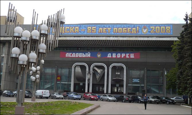"Налетай, не скупись..." "Налетай, не скупись..."