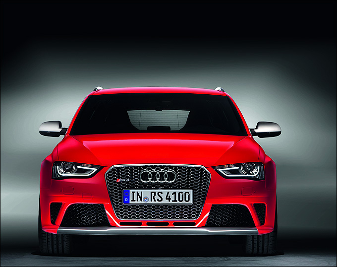 Один из соперников – Audi RS 4 Один из соперников – Audi RS 4