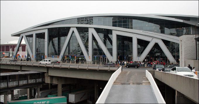 "Атланту" не спасла ни современная арена… "Атланту" не спасла ни современная арена…