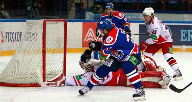 2 февраля 2011 года. Регулярный чемпионат КХЛ. Новосибирск. "Сибирь" — "Спартак" — 5:1. 2 февраля 2011 года. Регулярный чемпионат КХЛ. Новосибирск. "Сибирь" — "Спартак" — 5:1.