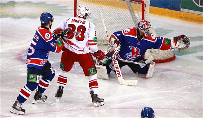 2 февраля 2011 года. Регулярный чемпионат КХЛ. Новосибирск. "Сибирь" — "Спартак" — 5:1. 2 февраля 2011 года. Регулярный чемпионат КХЛ. Новосибирск. "Сибирь" — "Спартак" — 5:1.