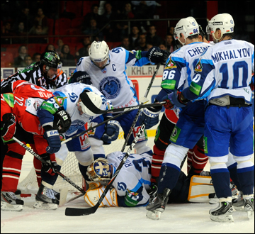11 октября 2012 года. Донецк. Регулярный чемпионат КХЛ. "Донбасс" — "Динамо" Мн — 4:5 11 октября 2012 года. Донецк. Регулярный чемпионат КХЛ. "Донбасс" — "Динамо" Мн — 4:5