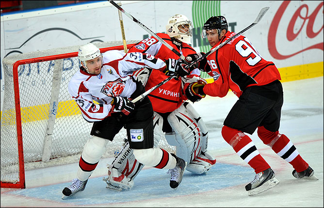 26 сентября 2011 года. Донецк. Регулярный чемпионат ВХЛ. "Донбасс" — "Рубин" — 0:2 26 сентября 2011 года. Донецк. Регулярный чемпионат ВХЛ. "Донбасс" — "Рубин" — 0:2