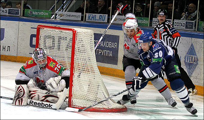 7 февраля 2012 года. Хабаровск. Регулярный чемпионат КХЛ. "Амур" — "Металлург" (Новокузнецк) — 3:2 7 февраля 2012 года. Хабаровск. Регулярный чемпионат КХЛ. "Амур" — "Металлург" (Новокузнецк) — 3:2