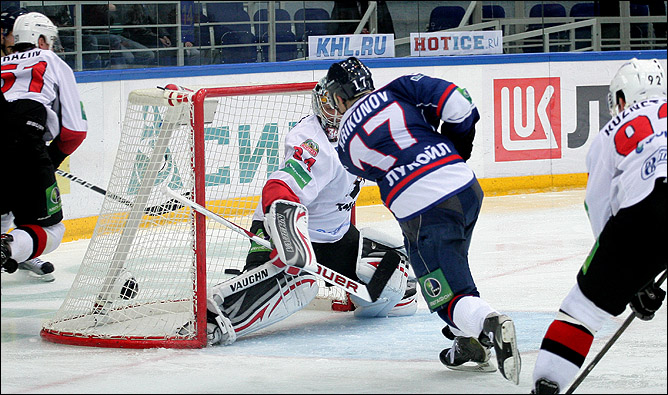 27 сентября 2011 года. Нижний Новгород. Регулярный чемпионат КХЛ. "Торпедо" — "Трактор" — 2:5 27 сентября 2011 года. Нижний Новгород. Регулярный чемпионат КХЛ. "Торпедо" — "Трактор" — 2:5