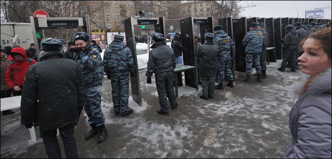 Полицейских кордонов на пути болельщиков будет предостаточно Полицейских кордонов на пути болельщиков будет предостаточно