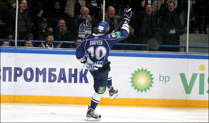 28 сентября 2011 года. Хабаровск. Регулярный чемпионат КХЛ. "Амур" — "Ак Барс" — 4:0 28 сентября 2011 года. Хабаровск. Регулярный чемпионат КХЛ. "Амур" — "Ак Барс" — 4:0