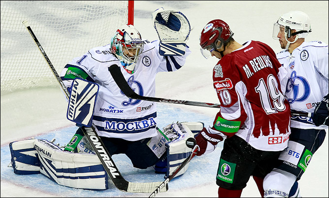 28 сентября 2011 года. Рига. Регулярный чемпионат КХЛ. "Динамо" Р — "Динамо" М — 1:4 28 сентября 2011 года. Рига. Регулярный чемпионат КХЛ. "Динамо" Р — "Динамо" М — 1:4