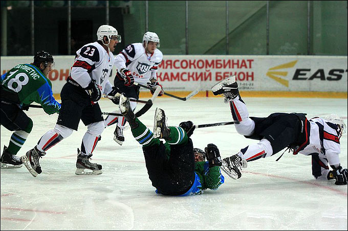 10 сентября 2013 года. Нефтекамск. Регулярный чемпионат ВХЛ. "Торос" — "Южный Урал" — 4:2 10 сентября 2013 года. Нефтекамск. Регулярный чемпионат ВХЛ. "Торос" — "Южный Урал" — 4:2