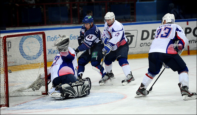 2 ноября 2012 года. Орск. Регулярный чемпионат ВХЛ. "Южный Урал" — "Кристалл" — 3:0 2 ноября 2012 года. Орск. Регулярный чемпионат ВХЛ. "Южный Урал" — "Кристалл" — 3:0