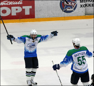 18 апреля 2012 года. Тюмень. Плей-офф чемпионата ВХЛ. Финал. "Рубин" — "Торос" — 2:4 18 апреля 2012 года. Тюмень. Плей-офф чемпионата ВХЛ. Финал. "Рубин" — "Торос" — 2:4