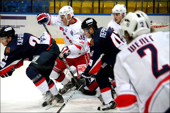 28 ноября 2012 года. Красноярск. Регулярный чемпионат ВХЛ. "Сокол" — "Динамо" Мн — 1:0 28 ноября 2012 года. Красноярск. Регулярный чемпионат ВХЛ. "Сокол" — "Динамо" Мн — 1:0