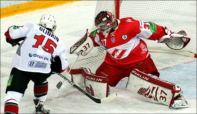 28 ноября 2011 года. Сокольники. Регулярный чемпионат КХЛ. "Спартак" — "Трактор" — 1:3 28 ноября 2011 года. Сокольники. Регулярный чемпионат КХЛ. "Спартак" — "Трактор" — 1:3