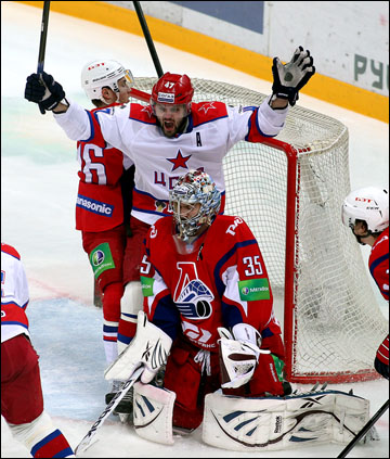 18 ноября 2012 года. Ярославль. Регулярный чемпионат КХЛ. "Локомотив" — ЦСКА — 3:2 18 ноября 2012 года. Ярославль. Регулярный чемпионат КХЛ. "Локомотив" — ЦСКА — 3:2