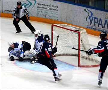 10 февраля 2014 года. Красноярск. Регулярный чемпионат ВХЛ. "Сокол" — "ВМФ-Карелия" — 2:1 10 февраля 2014 года. Красноярск. Регулярный чемпионат ВХЛ. "Сокол" — "ВМФ-Карелия" — 2:1
