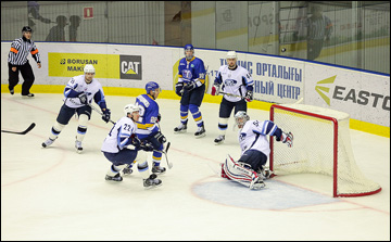 8 октября 2013 года. Усть-Каменогорск. Регулярный чемпионат ВХЛ. "Казцинк-Торпедо" — "Буран" — 6:1 8 октября 2013 года. Усть-Каменогорск. Регулярный чемпионат ВХЛ. "Казцинк-Торпедо" — "Буран" — 6:1