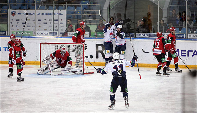 19 октября 2012 года. Екатеринбург. Регулярный чемпионат КХЛ. "Автомобилист" — "Торпедо" — 3:5 19 октября 2012 года. Екатеринбург. Регулярный чемпионат КХЛ. "Автомобилист" — "Торпедо" — 3:5