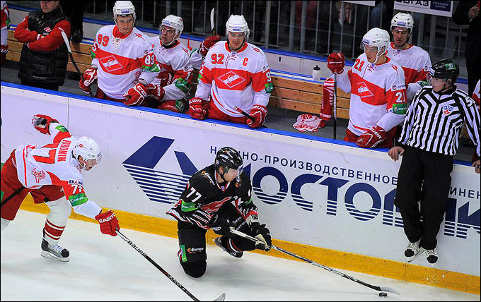 17 октября 2012 года. Омск. Регулярный чемпионат КХЛ. "Авангард" — "Спартак" — 5:3 17 октября 2012 года. Омск. Регулярный чемпионат КХЛ. "Авангард" — "Спартак" — 5:3