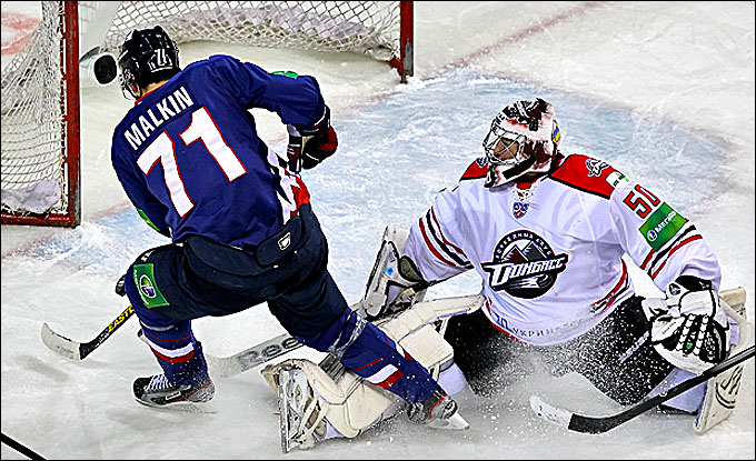 7 декабря 2012 года. Магнитогорск. Регулярный чемпионат КХЛ. "Металлург" Мг — "Донбасс" — 1:2 7 декабря 2012 года. Магнитогорск. Регулярный чемпионат КХЛ. "Металлург" Мг — "Донбасс" — 1:2