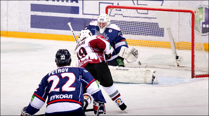 29 февраля 2012 года. Нижний Новгород. Плей-офф чемпионата КХЛ. 1/8 финала. "Торпедо" — "Динамо" (Рига) — 7:3 29 февраля 2012 года. Нижний Новгород. Плей-офф чемпионата КХЛ. 1/8 финала. "Торпедо" — "Динамо" (Рига) — 7:3