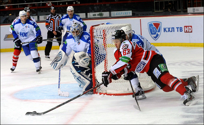 28 ноября 2013 года. Донецк. Регулярный чемпионат КХЛ. "Донбасс" — "Нефтехимик" — 2:1 (ПБ) 28 ноября 2013 года. Донецк. Регулярный чемпионат КХЛ. "Донбасс" — "Нефтехимик" — 2:1 (ПБ)