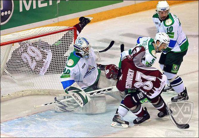 16 февраля 2011 года. Регулярный чемпионат КХЛ. Рига. "Динамо" Р — "Салават Юлаев" — 2:3. 16 февраля 2011 года. Регулярный чемпионат КХЛ. Рига. "Динамо" Р — "Салават Юлаев" — 2:3.