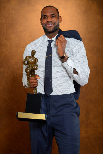 Леброн Джеймс стал MVP сезона в НБА Леброн Джеймс стал MVP сезона в НБА