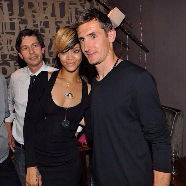 Источник — @rihanna Источник — @rihanna