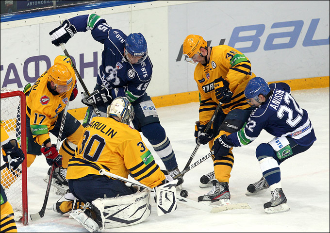 26 января 2012 года. Лужники. Регулярный чемпионат КХЛ. "Динамо" (Москва) — "Атлант" — 3:0 26 января 2012 года. Лужники. Регулярный чемпионат КХЛ. "Динамо" (Москва) — "Атлант" — 3:0