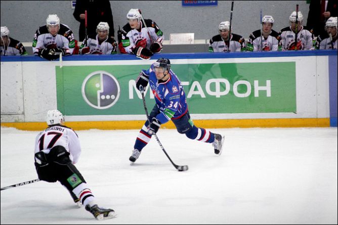18 февраля 2011 года. Регулярный чемпионат КХЛ. Нижний Новгород. «Торпедо» — «Авангард» — 1:3. 18 февраля 2011 года. Регулярный чемпионат КХЛ. Нижний Новгород. «Торпедо» — «Авангард» — 1:3.