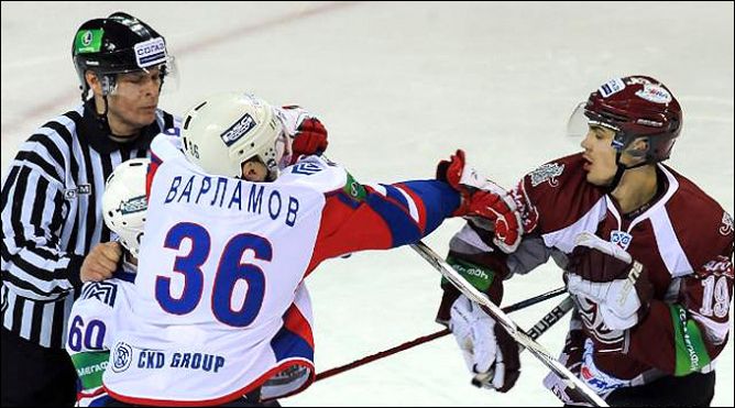 18 февраля 2011 года. Регулярный чемпионат КХЛ. Рига. "Динамо" Р — "Металлург" Мг — 3:1. 18 февраля 2011 года. Регулярный чемпионат КХЛ. Рига. "Динамо" Р — "Металлург" Мг — 3:1.