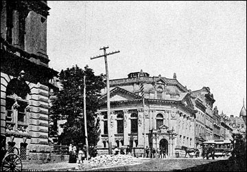 "Bank of Montreal" в Торонто в 1890 году ещё не догадывался, что станет Залом хоккейной Славы "Bank of Montreal" в Торонто в 1890 году ещё не догадывался, что станет Залом хоккейной Славы