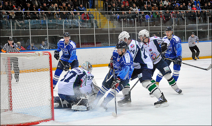 17 октября 2013 года. Рязань. Регулярный чемпионат ВХЛ. ХК "Рязань" — "Кубань" — 2:4 17 октября 2013 года. Рязань. Регулярный чемпионат ВХЛ. ХК "Рязань" — "Кубань" — 2:4