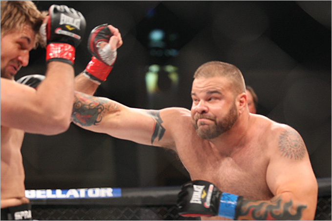 19 июня 2013 года. Такервиль (США). Гран-при тяжеловесов Bellator. Соперник: Рон Спаркс (США). Результат: КО 1. 19 июня 2013 года. Такервиль (США). Гран-при тяжеловесов Bellator. Соперник: Рон Спаркс (США). Результат: КО 1.