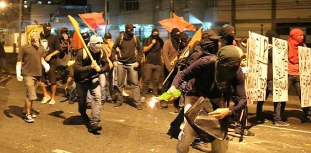Протестующие в Куритибе Протестующие в Куритибе