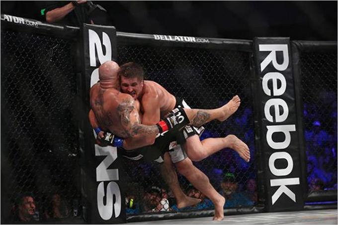 31 июля 2013 года. Рио-Ранчо (США). Финал Гран-при тяжеловесов Bellator. Соперник: Райан Мартинес (США). Результат: ТКО 3. 31 июля 2013 года. Рио-Ранчо (США). Финал Гран-при тяжеловесов Bellator. Соперник: Райан Мартинес (США). Результат: ТКО 3.